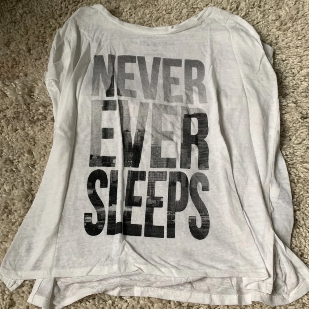 Aero graphic tee